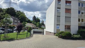 Abfahrt Doppelparker in Tiefgarage