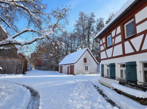 Zugang zum Haupthaus