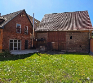 Haus und Scheune