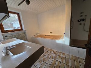 Badezimmer, Fenster im OG